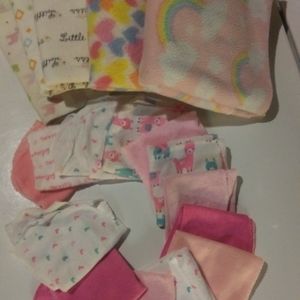 Bundle of blankets & Baby Washcloths